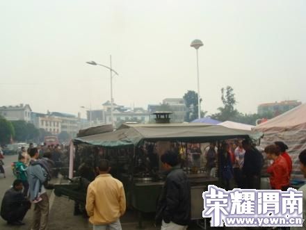 别在鬼扯震后日本人如何高素质了,看看咱们朴