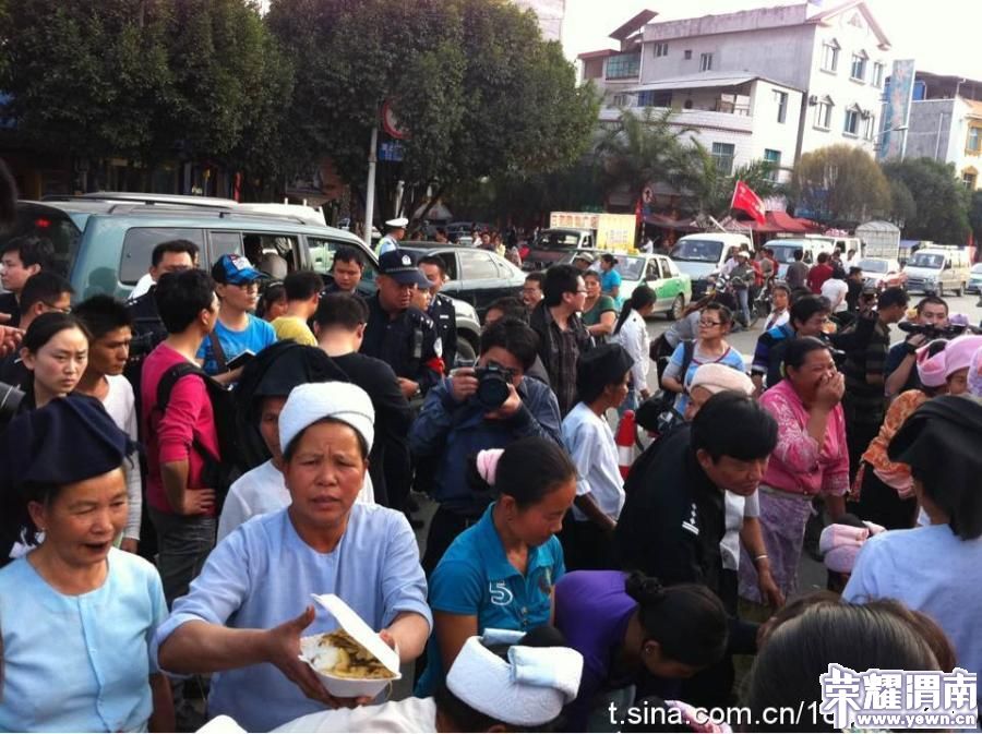 别在鬼扯震后日本人如何高素质了,看看咱们朴