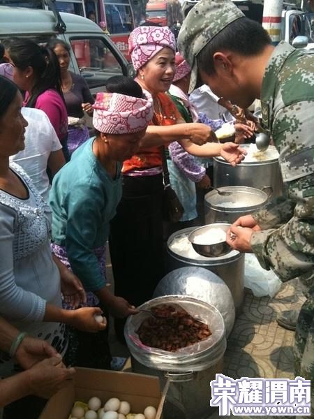别在鬼扯震后日本人如何高素质了,看看咱们朴