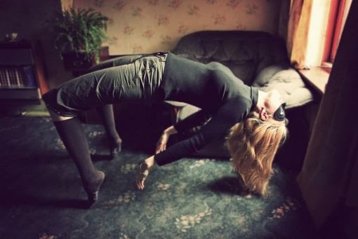 飞天猫与灵异少女