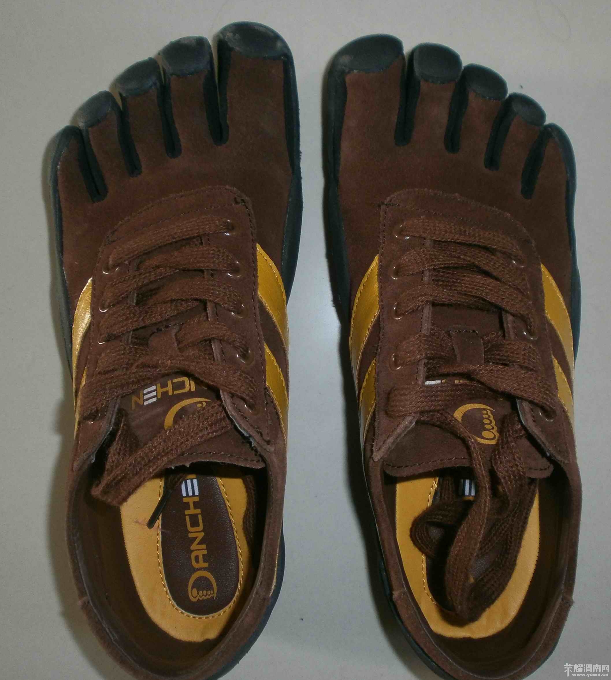 ������ֺЬ��Ʒ����ţƤ���ʣ�