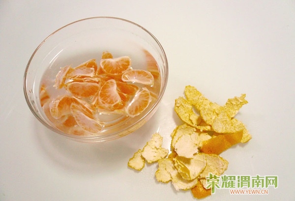 【美食自己做】简单好吃的橘子巧克力脆~