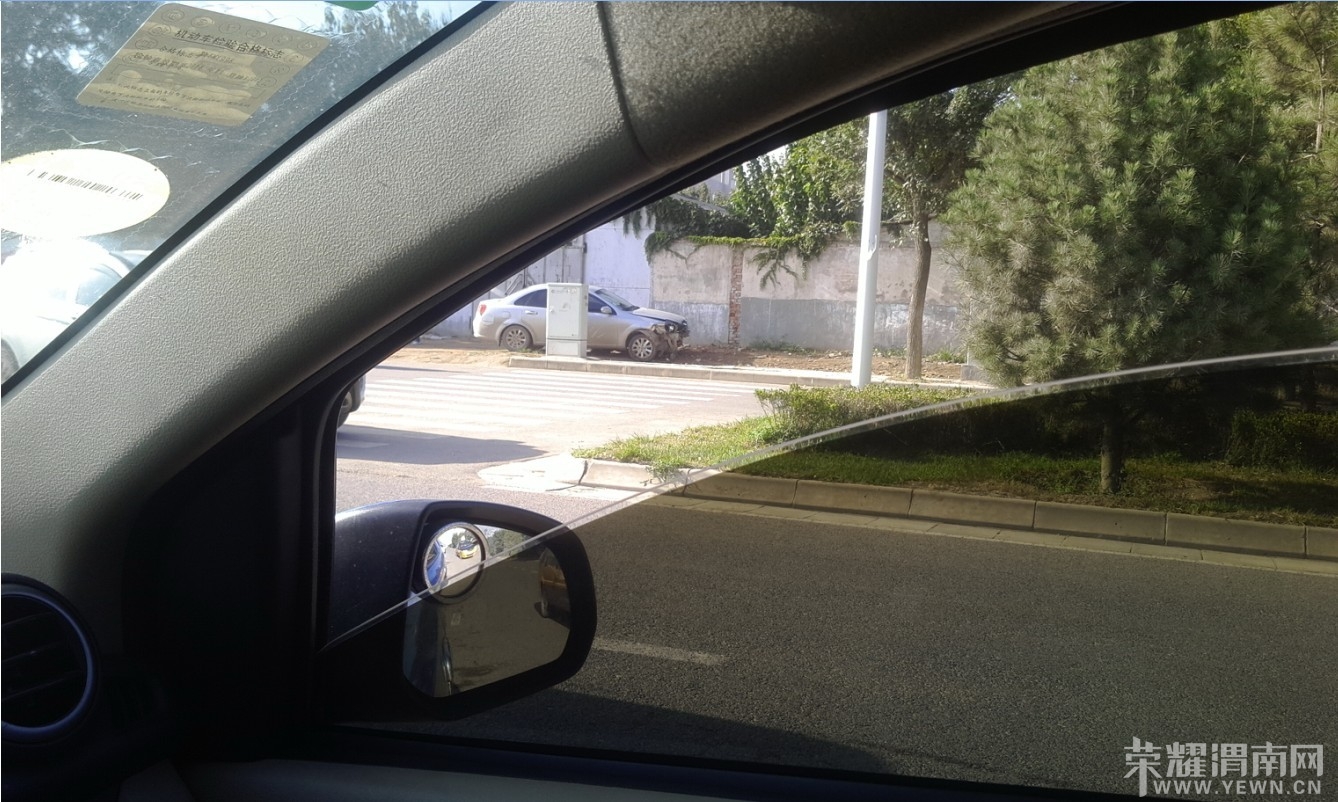 Ҳ��֪��������������ж�죬��ײ��·��ȥ��