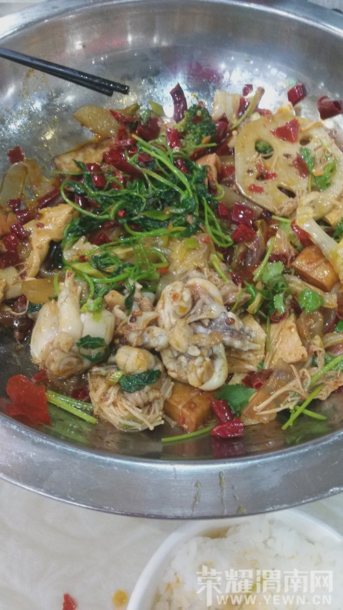 ţ���ǰ�ˮ��ģ��������ﶼ�����ˣ��ְ�ţ������������Ƭ