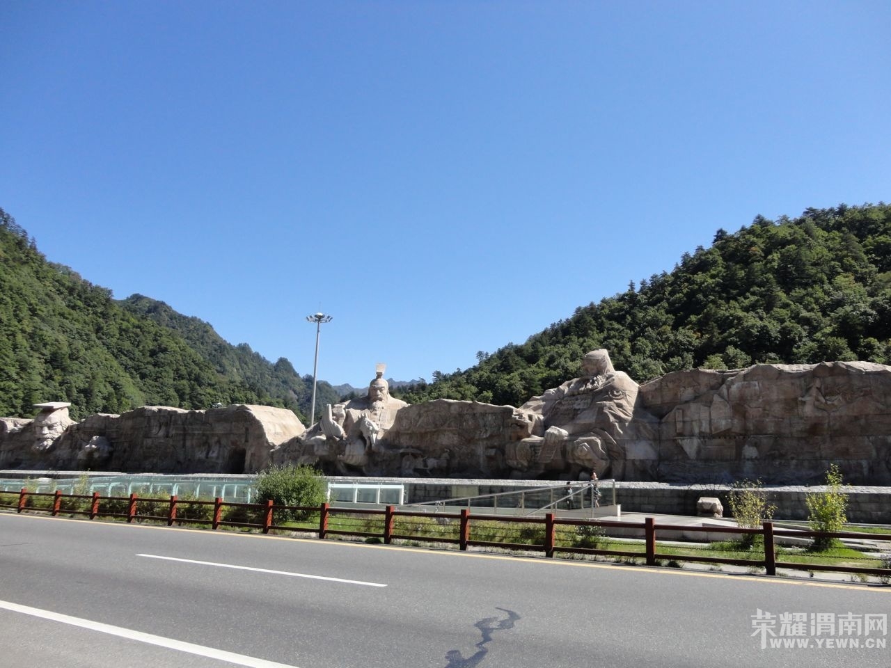 140545uooocy7qu4547p47.jpg