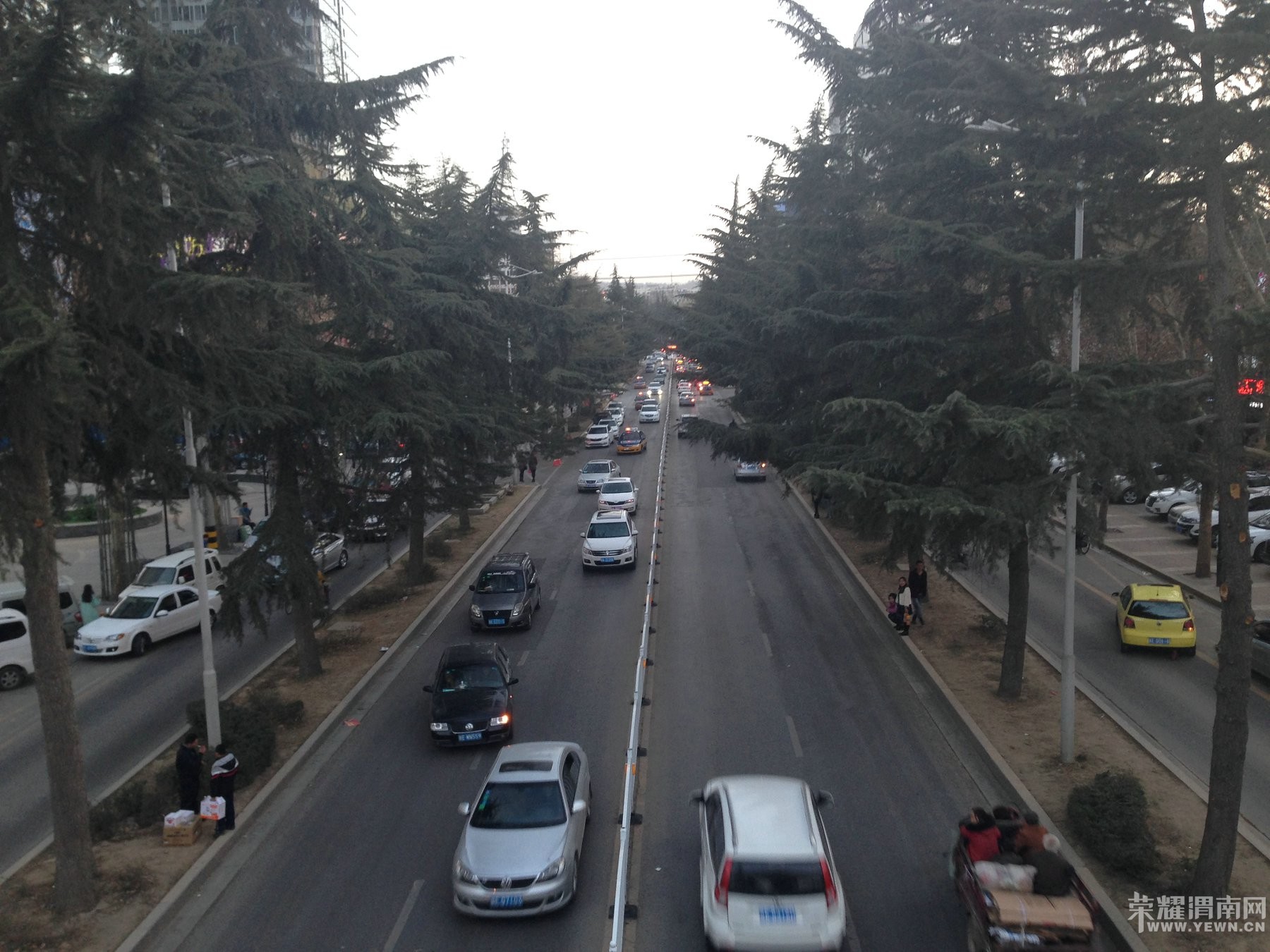 前进路信达天桥终于通咧!