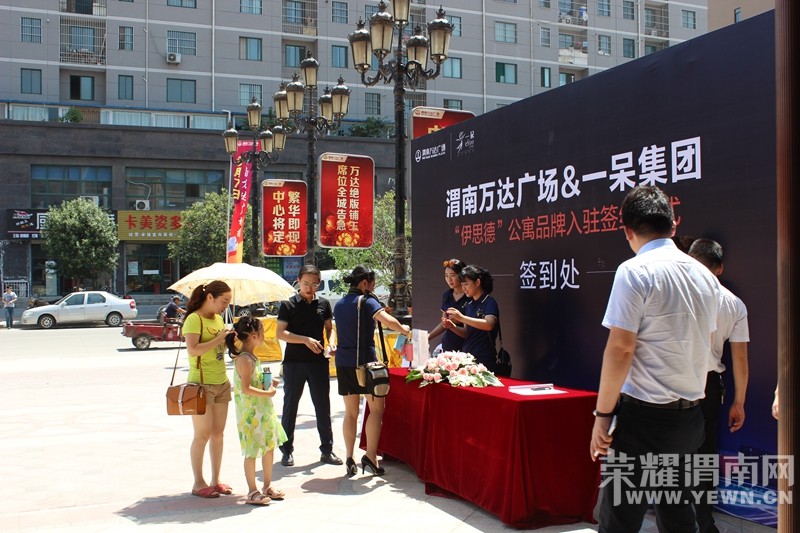 124325q2xs5tsb545zedez.jpg