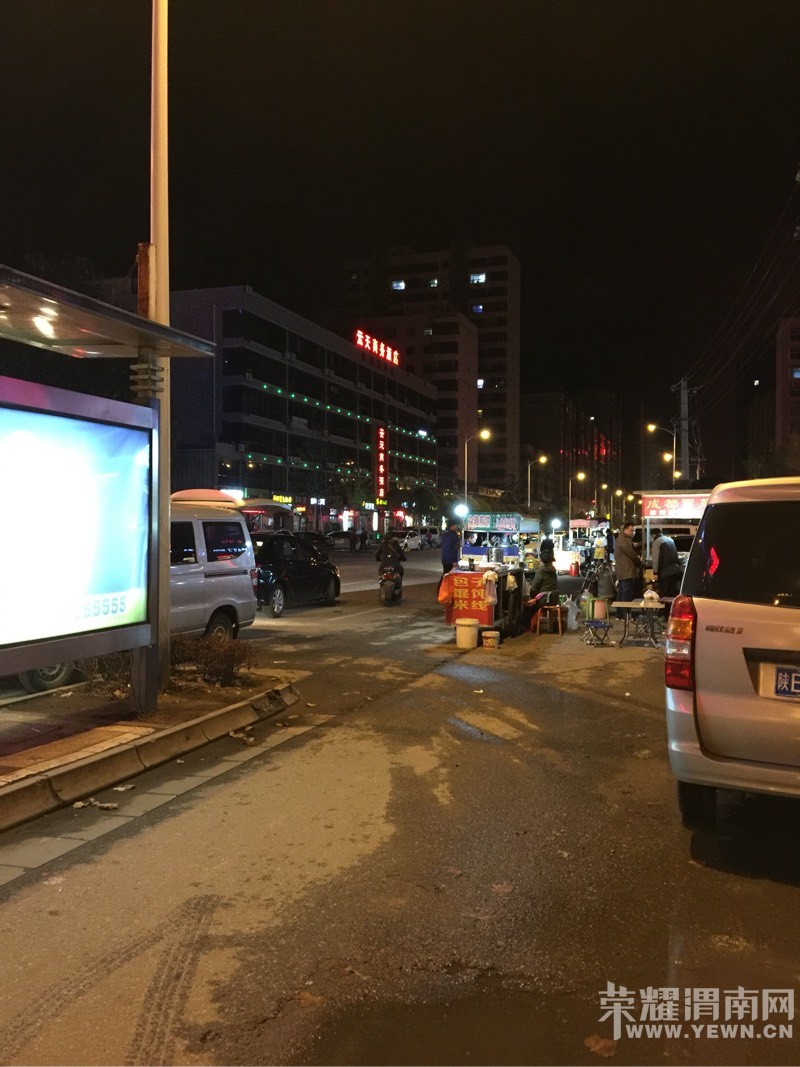 ��ţ�г��ſڵ�̯λ�ڵ�̫�������ˣ�Ҳû�˹������ˣ�