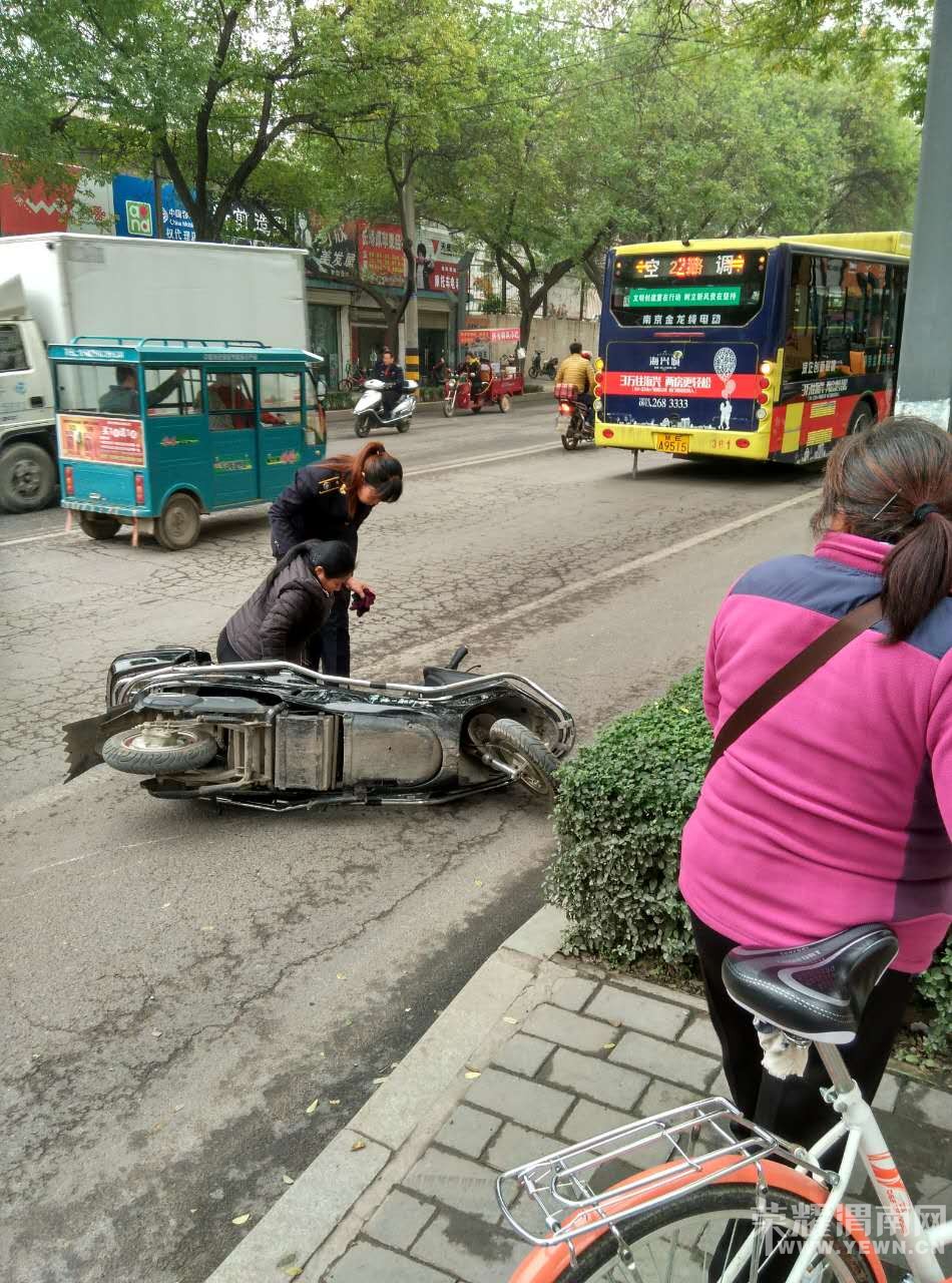 ���磬���·һ2·�������͵綯�������в䣬˫������100Ԫ˽�ˡ���