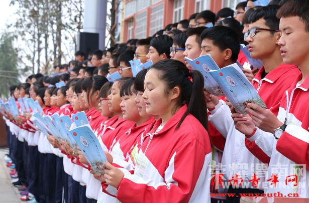 2000��ѧ�����С����ӹ桷���к��ļ�ֵ�ۣ���ͼ