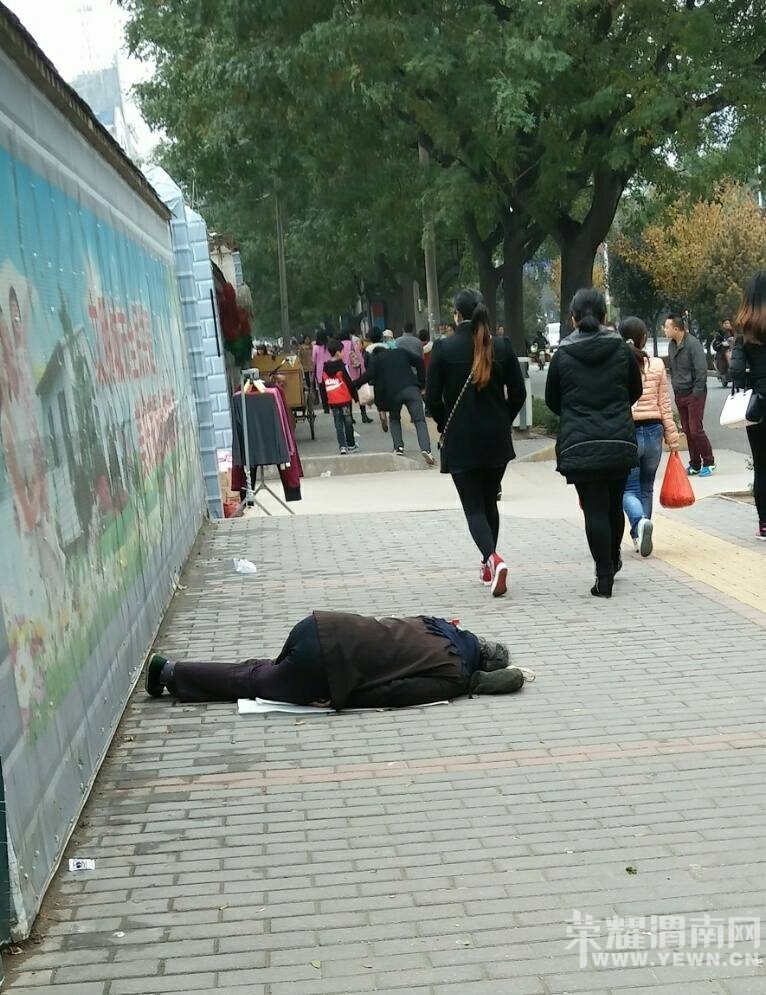 ������н��ſڸ�����һ��̫ſ�ڵ��ϸ����£���ĺ��Ӳ�����