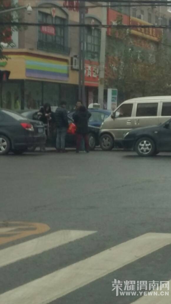 ����·�붫���ʮ�֣������ϵĶ������ģ���ȫ��һ