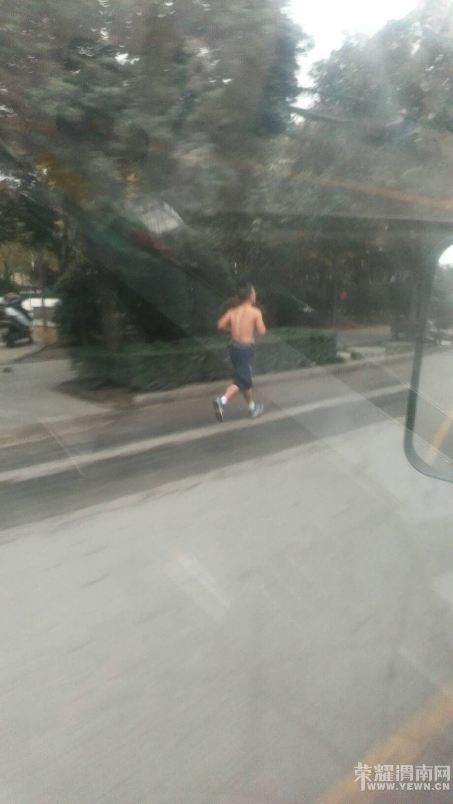 ������������·����һ�����Ű��ӳ�����������������