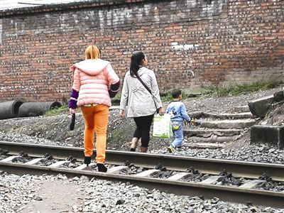 ����ᴩ��·��ѧ��ײ���� �´�����6��δ��ͨ