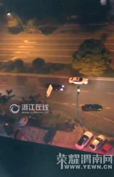 ���ݶ���������ͷ쭳� 4����Σ�ռ�ʻ����(ͼ)