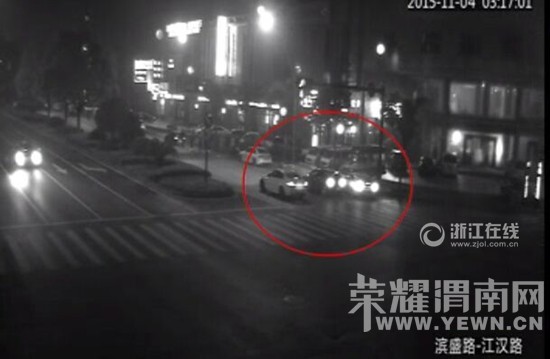 ���ݶ���������ͷ쭳� 4����Σ�ռ�ʻ����(ͼ)