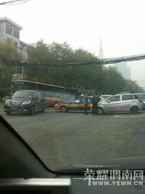 �����ֺ���һ·ʮ������׷β���г�ע�ⰲȫ��