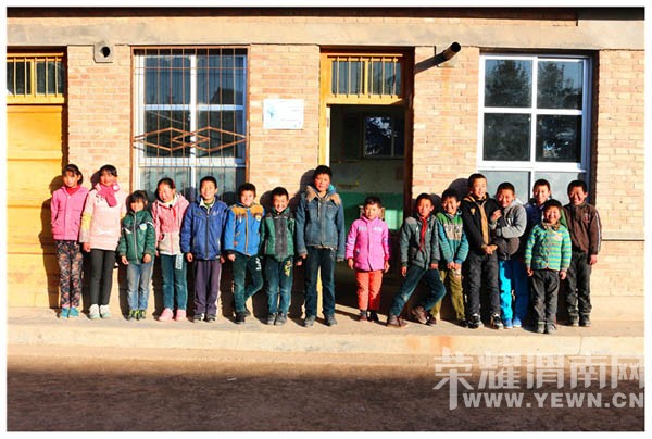 ��ů��2015���������������Сѧ�����������͹����л�عˣ�ͼ/�ģ�