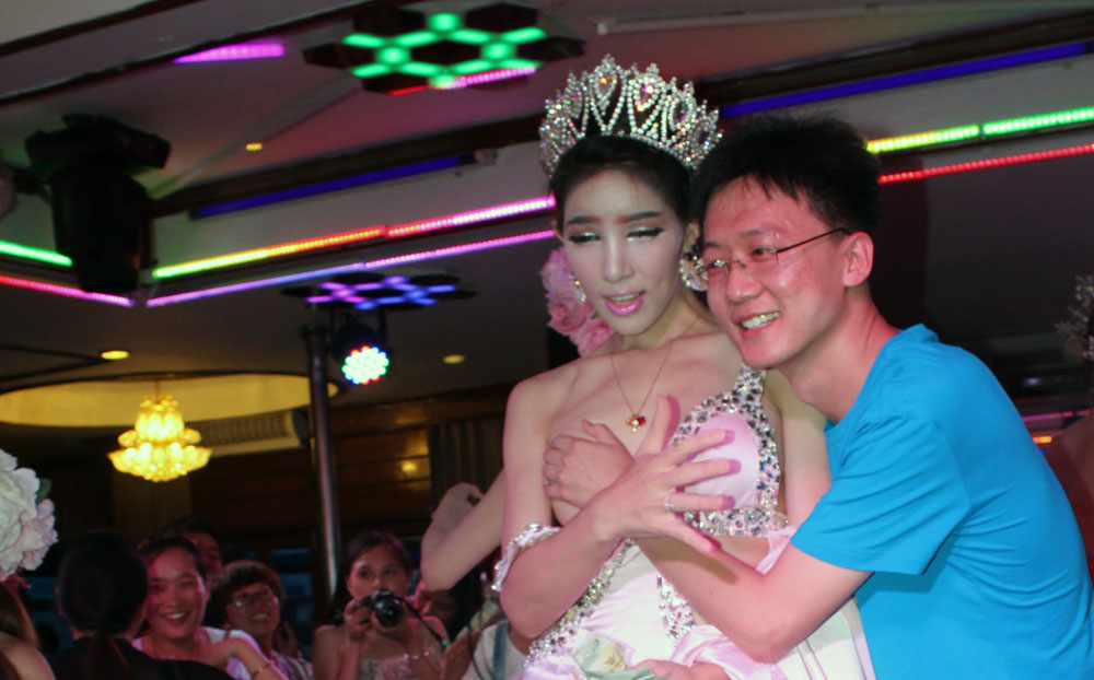 人妖―泰国独特的人文风情 - 摄影天地 - 荣耀渭