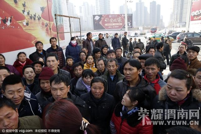 开发商劳务公司层层拖欠 300余农民被欠薪1200万 开发商劳务公司层层拖欠 300余农民被欠薪1200万