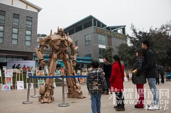 �����÷�ֽ��2.8�׸߱��ν�� ����ǧ����˿