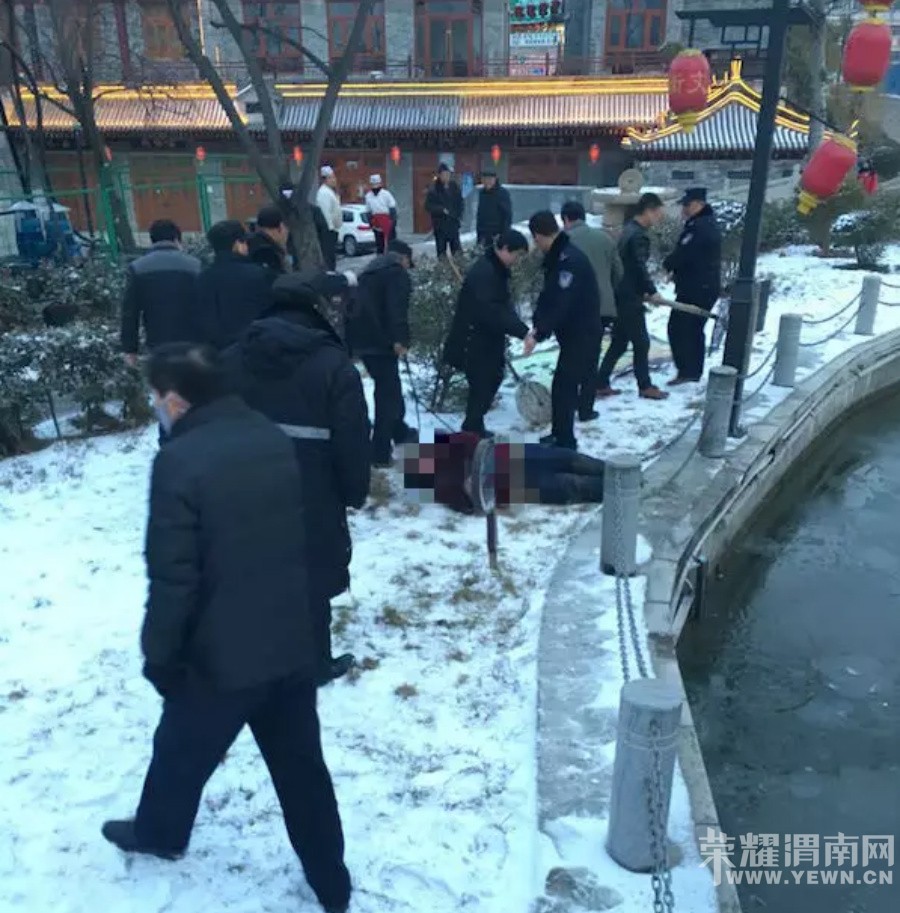 �������磬μ���Ⱥӹ�԰����һ��Ůʬ~