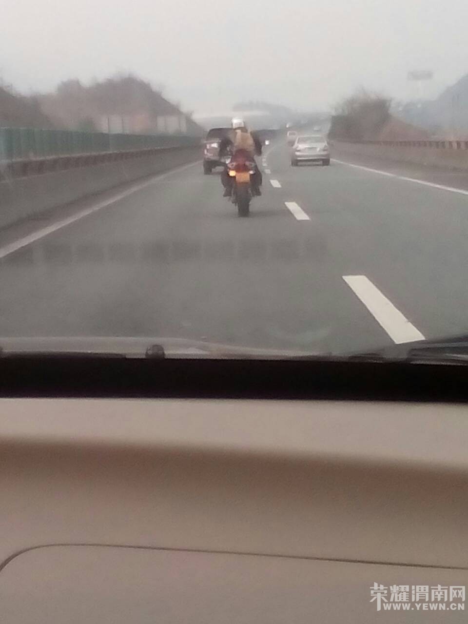 �����ϣ����£���λС�磬������ô��ȥ�ģ�