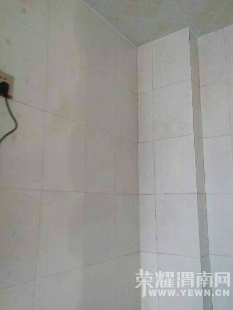 092105fa7f6nua3fqqhqba.jpg
