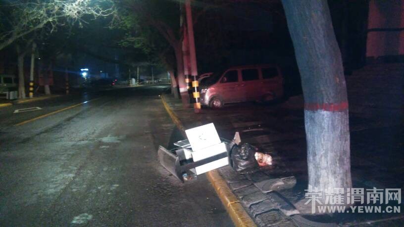 �ϳǽ���ҽҽԺ�ſ����ߣ������䵹�ˣ�����ص�λ����