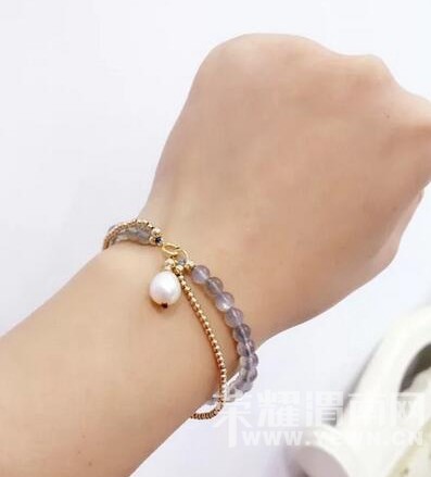 ����һ���¹�ʯ�ִ�������ϲ�������ϴ��Ϻö����ӣ���û�к���һ���ģ�