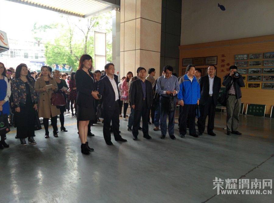 ������μ�ϱ���ʵ��Сѧ�����֣����׷�����ɶ����һ�𿴿���