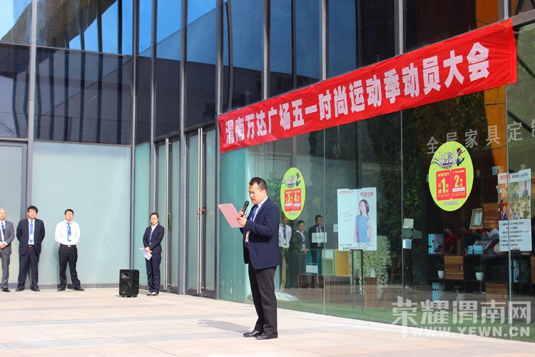 ��μ�����㳡��һʱ���˶�������Ա��ᣬ����һ���˷���һ��