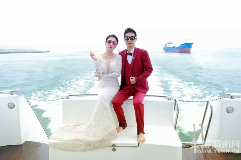 kiss�����¿�Ƭչʾ�����ڣ�Ҭ����ɳ̲�����磬���֣�����������˵Ļ�ɴ�գ�