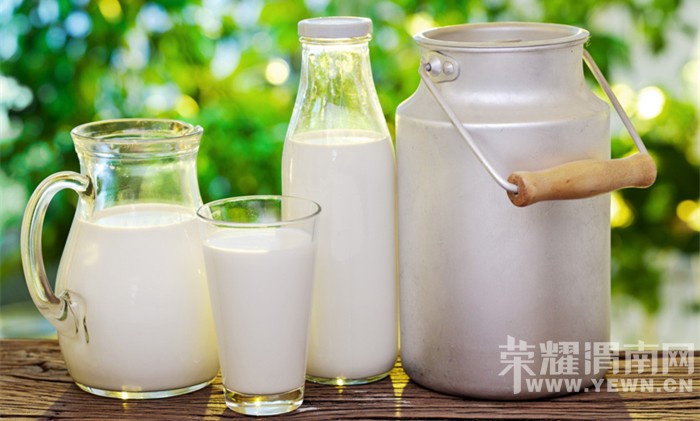 8������һ�½����ɫ�Ҿӵı�����ࡣ�����������أ�