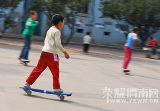 �����ҳ�ע������2����ͯ�滬�峵ײ������ ��ĸ�⳥��3��Ԫ