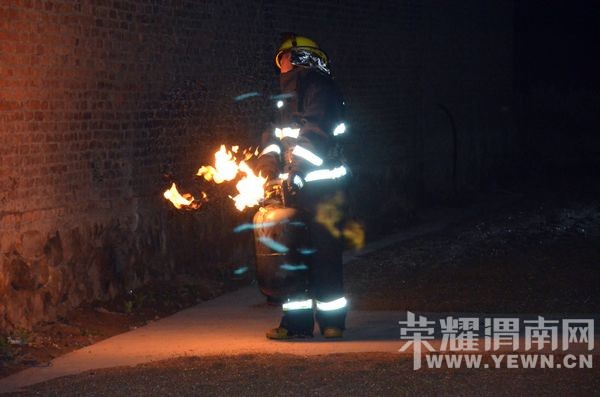 ���ޡ���������ը  �����ٱ����������飨ͼ��