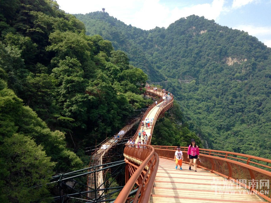 渭南人家门口的好景点:少华山玻璃栈道,美几很