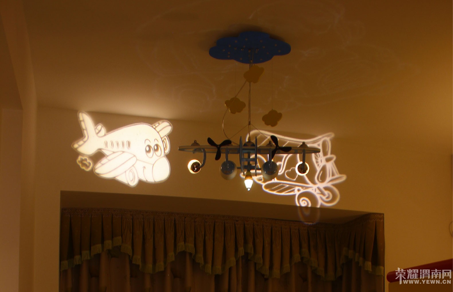  ��λ�����С�Ľ�Ǯ��Ӫ��һ��[����]��[����]�����ʵļ�.