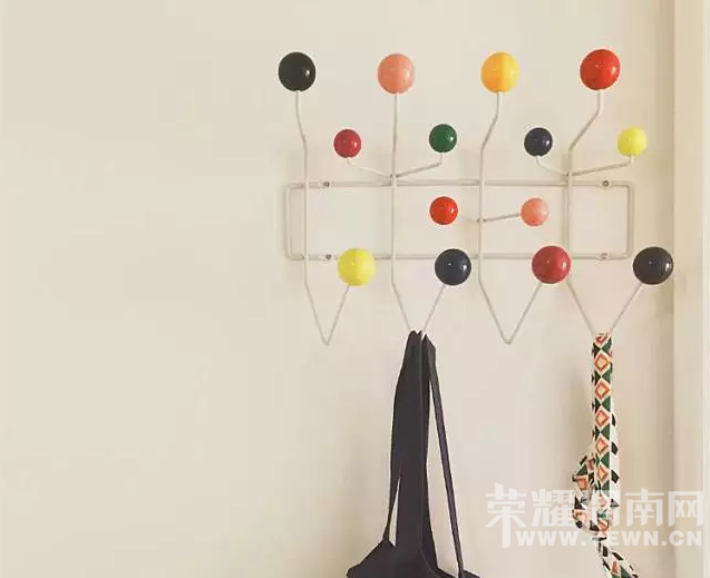 ��ɫ�ʴ����˶�һ�޶��Ļ���С�ݣ�ԭ����ƫ�˵ı�ŷ��Ҳ������ô����