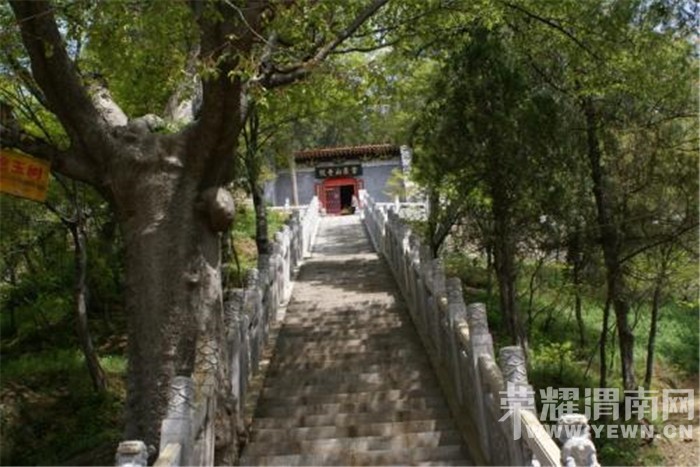 渭南自驾游 61 富平篇(三)登山攀岩,遗址,殿宇祈福