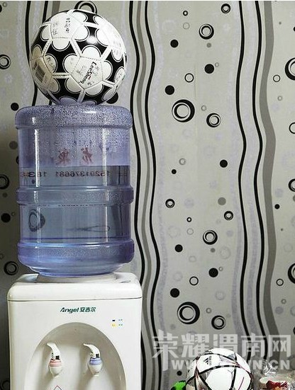 μ�����˸������ ��С��Ա�������� ������ʳ