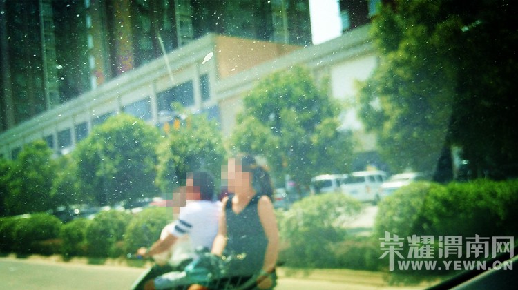 ������Ŀ���μ�Ͻ�ͷ��˲�������һĻ��ֻ���ź�һ�䣺����Ľ��