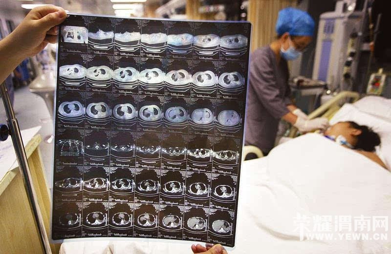 �������ѾƵ�С�����ע�⣬����һŮ����ҧƿ���������ʳ����������