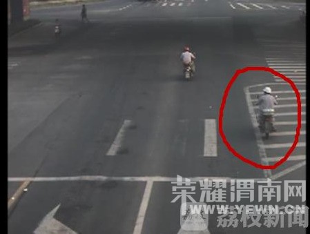 �Ͼ�����ΪѰ��һ���ӵĿ�С� Ϯ����������Ů