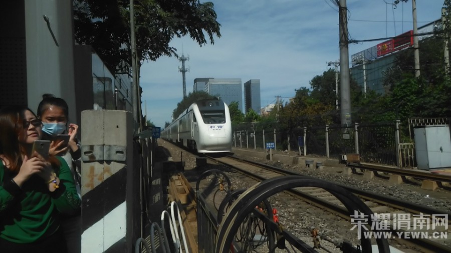 ����뽨����μ����Щ���ӽ�ͨ����ĵ�Ħȥ���������