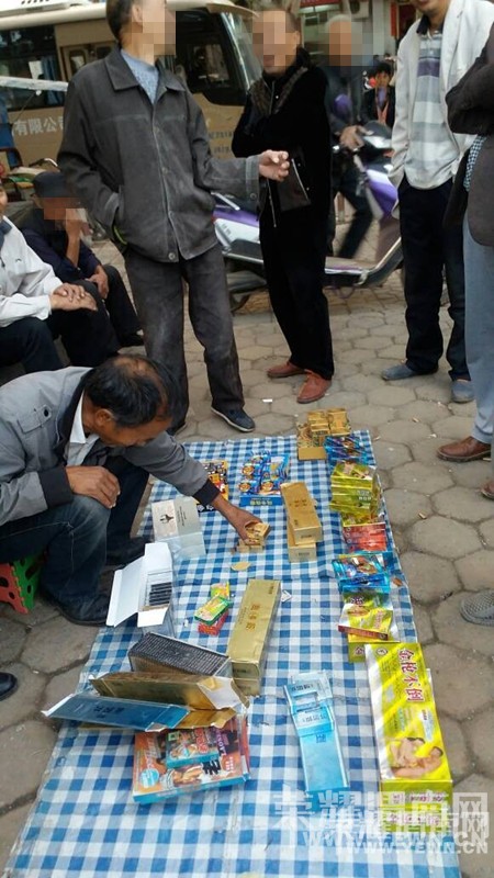 μ���Ͻֱ�С��С̯��������ɫ��������ǹ��������û�˹ܹܣ�