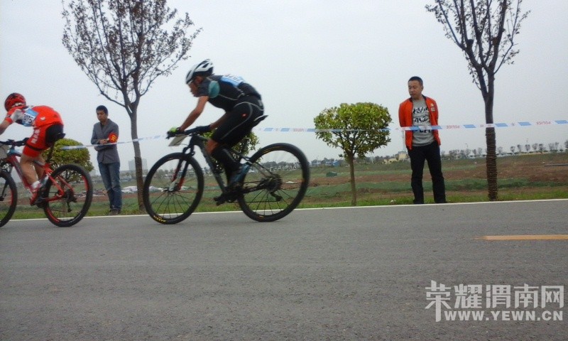 ��μ�ϵ̶�·�ۿ����г���