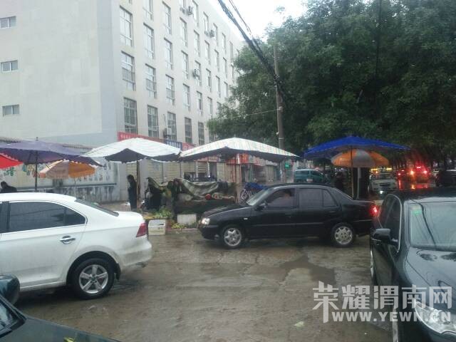 ����ũó�г��ſڰ�̯��ͣ��λ�µ������ģ���ע�⣡