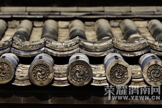 �ߡ����й�Ԫ�ص�װ�η���ھӼ�װ�����ܲ��ܱ������ʹ�ã�