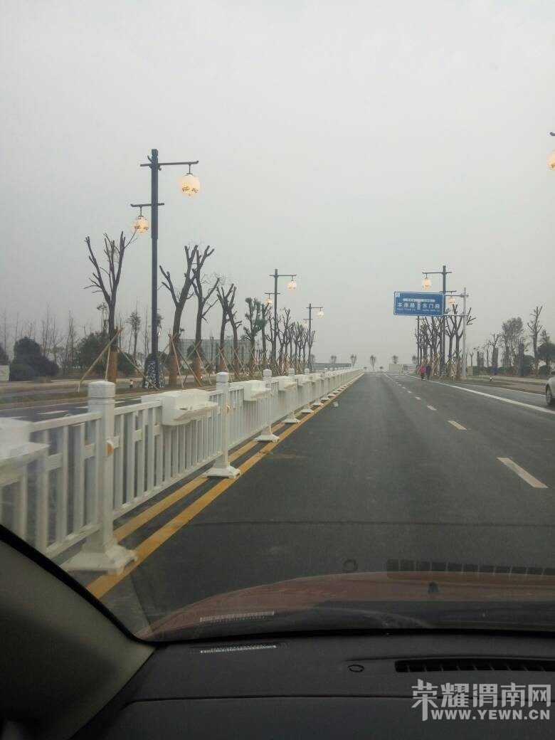 ����ĸ���������������·���г����ģ��ǲ��ǣ�